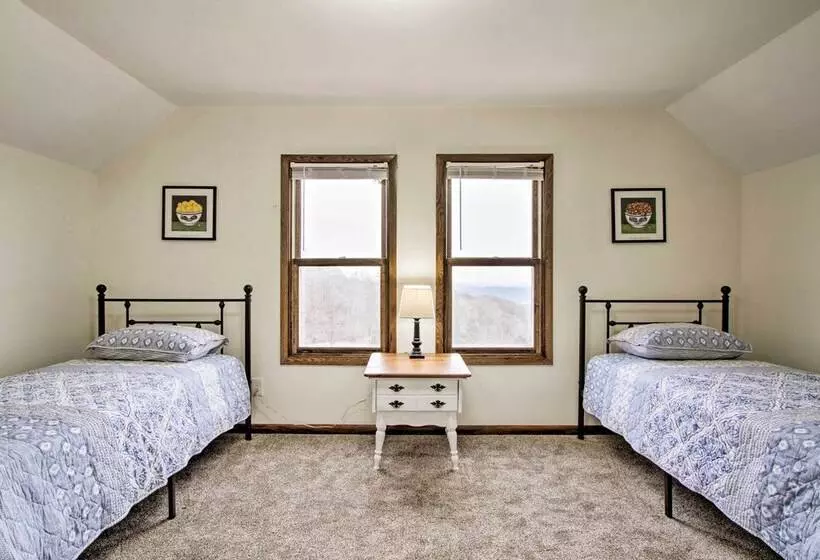 Wisconsin River Valley Farmhouse: Fire Pit & View