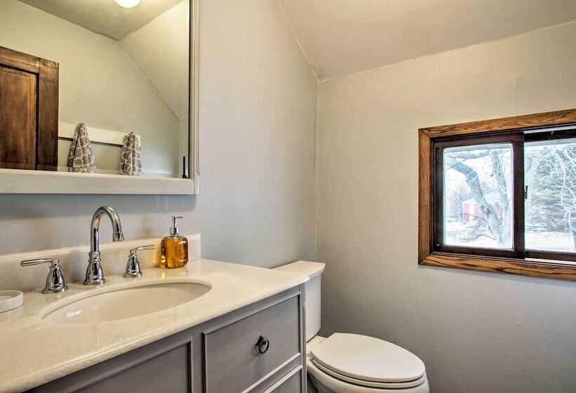 Wisconsin River Valley Farmhouse: Fire Pit & View