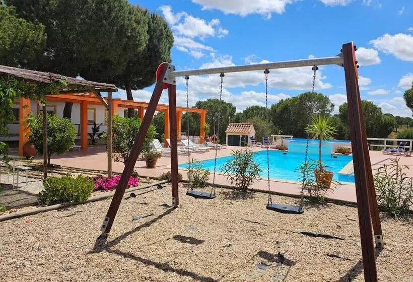 Aamiaismajoitus (B&B) Herdade Do Rio Torto