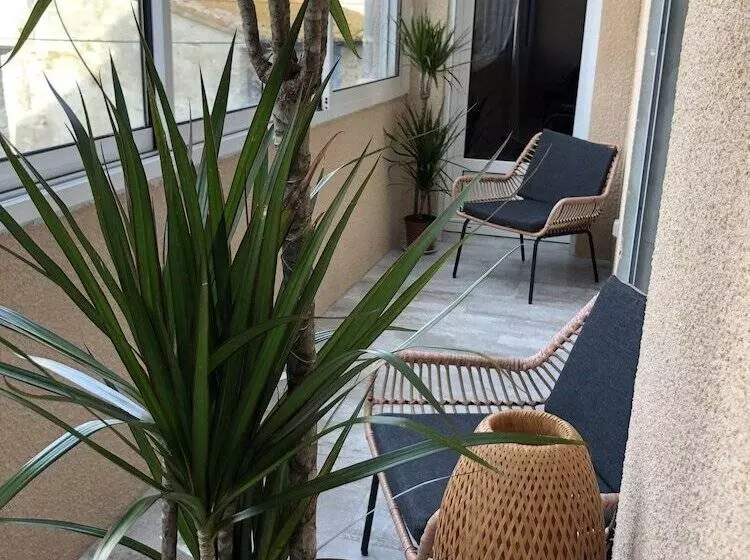 Aamiaismajoitus (B&B) Maison De Midi