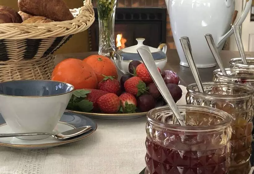 Aamiaismajoitus (B&B) Maison De Midi