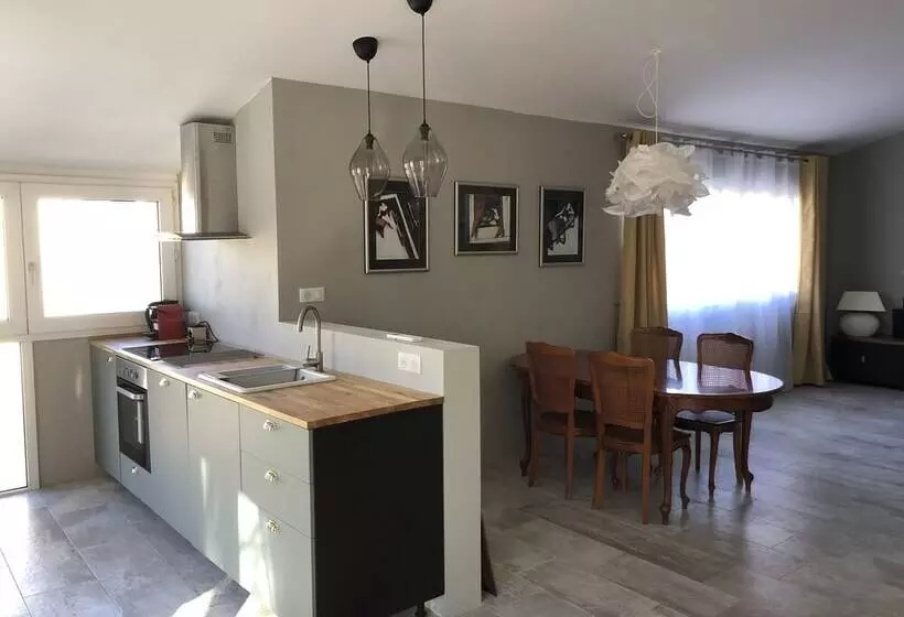 Aamiaismajoitus (B&B) Maison De Midi