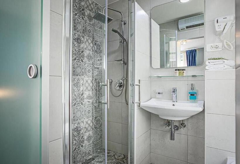 مبيت وإفطار Theatre Luxury Rooms