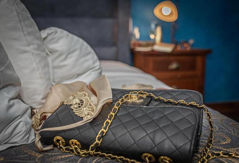 مبيت وإفطار Theatre Luxury Rooms