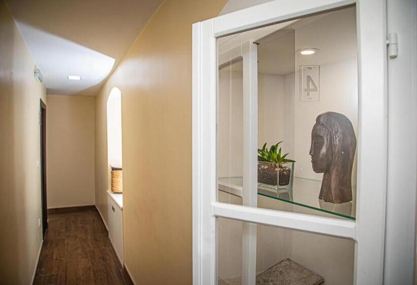 مبيت وإفطار Theatre Luxury Rooms