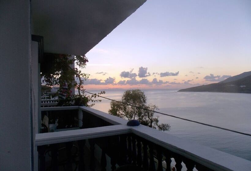 Отель Annas Studios