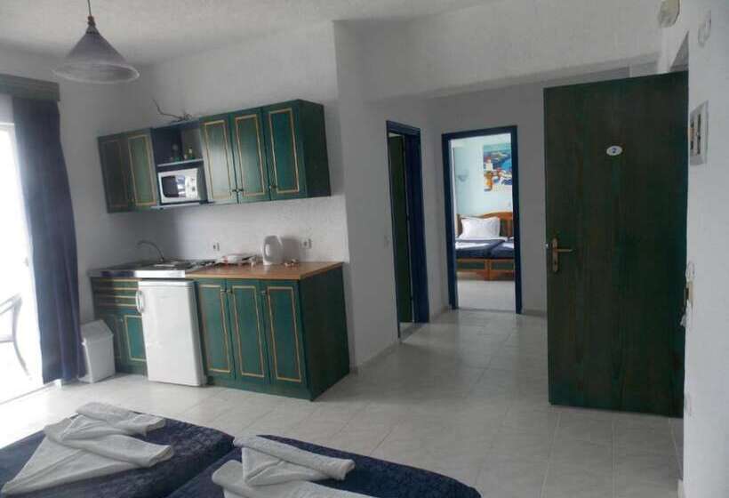 Отель Annas Studios