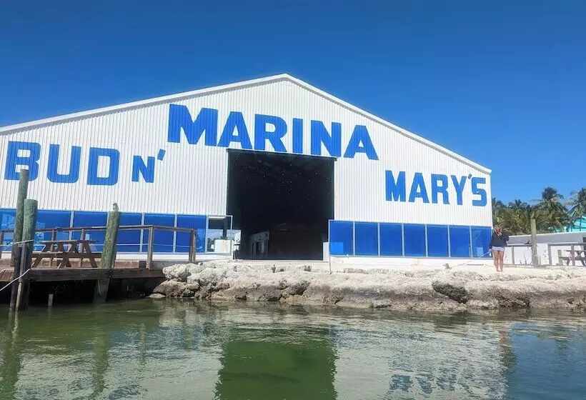 Hotelli Bud N  Mary S Fishing Marina