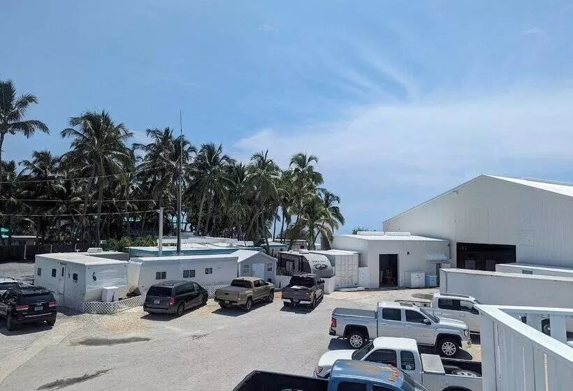 Hotelli Bud N  Mary S Fishing Marina