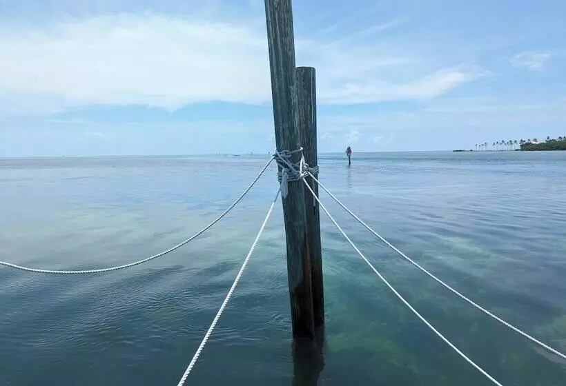 Hotelli Bud N  Mary S Fishing Marina