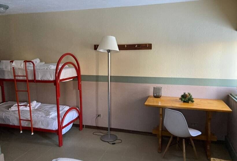 בית מלון כפרי Chalet Capannina Sportinia