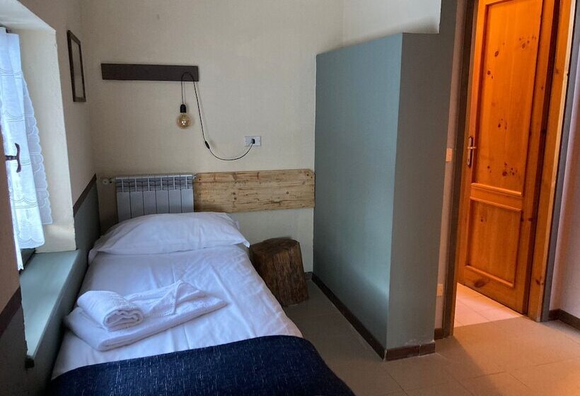 בית מלון כפרי Chalet Capannina Sportinia