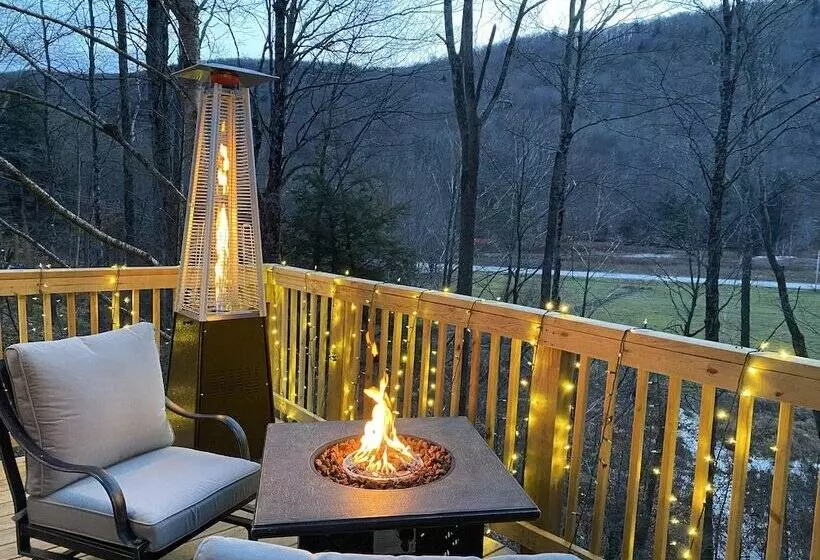 Hotelli Eagle Ridge Treehouse