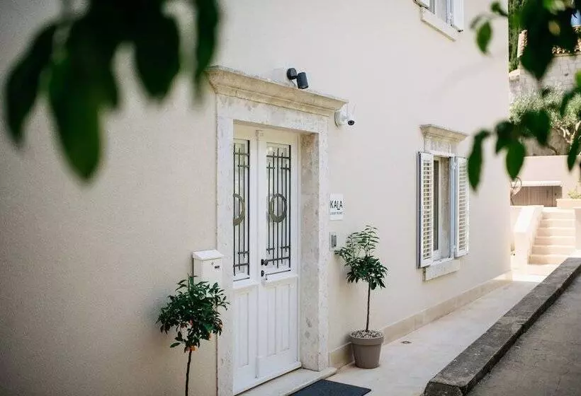 هتل Kala Luxurys By Duhomes