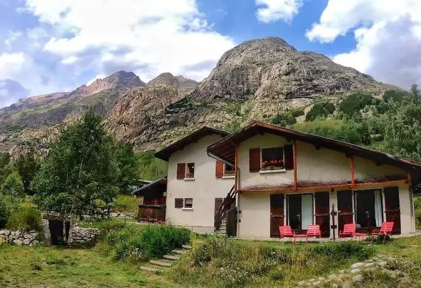 Hotelli Le Champ De Pin