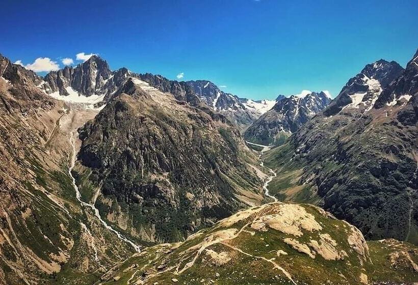 Отель Le Champ De Pin