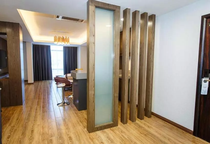 هتل Lintas Platinum