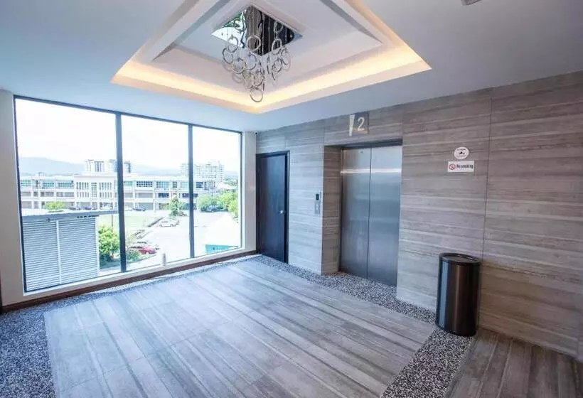 هتل Lintas Platinum