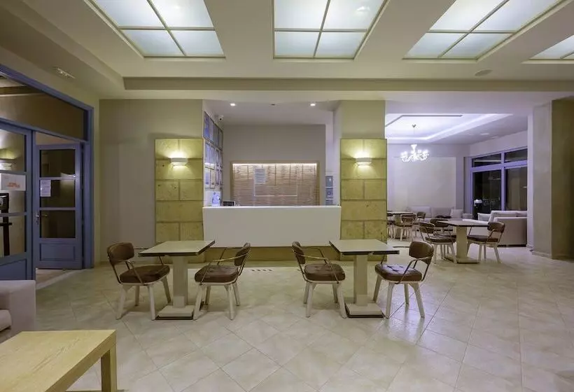 ホテル Mythos Suites