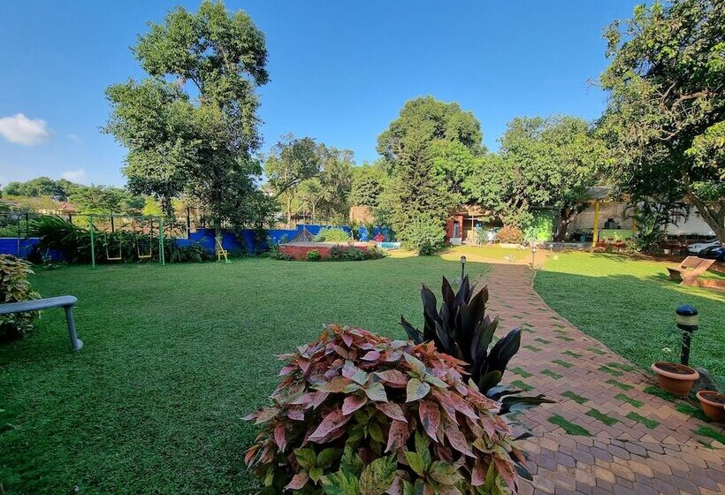 Hotelli Rishikesh Resort Lonavala