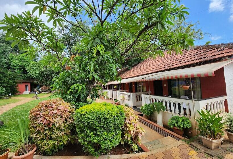 Hotelli Rishikesh Resort Lonavala