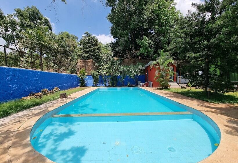 Hotelli Rishikesh Resort Lonavala