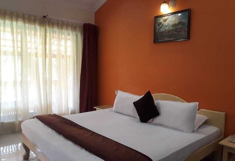 Hotelli Rishikesh Resort Lonavala