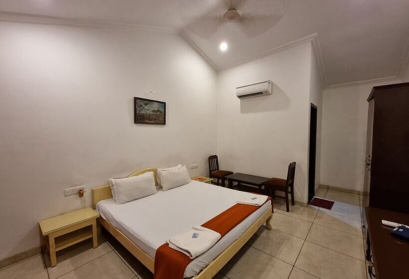 Hotelli Rishikesh Resort Lonavala