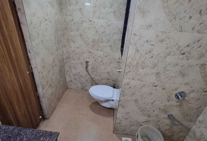 Hotelli Rishikesh Resort Lonavala