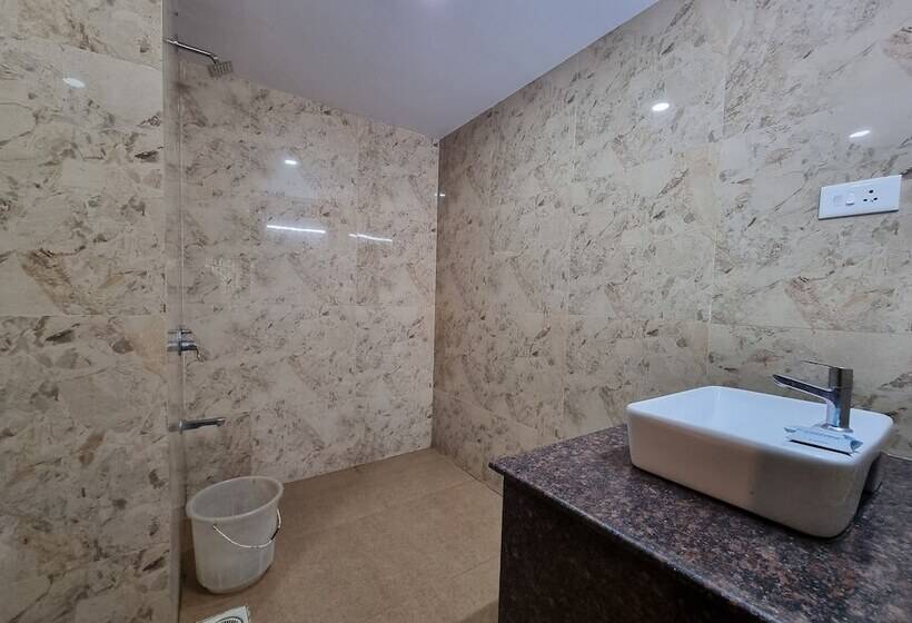 Hotelli Rishikesh Resort Lonavala