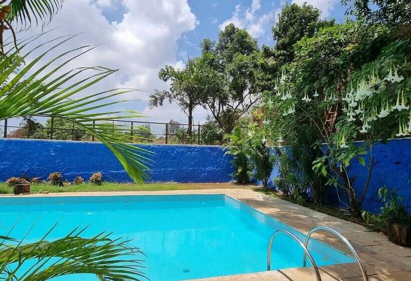 Hotelli Rishikesh Resort Lonavala