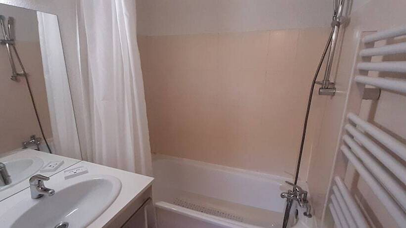 Отель Terres De France   Résidence Les Silènes