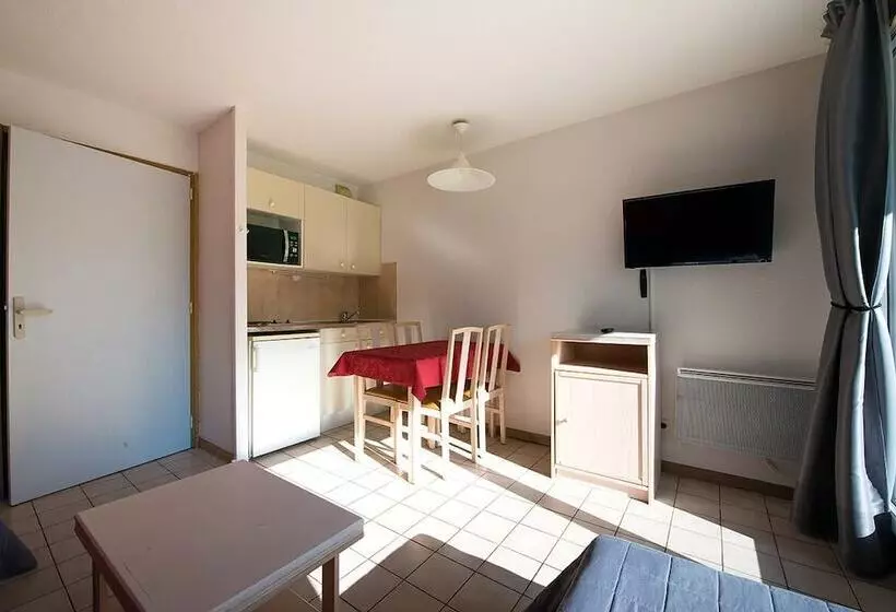 Hotelli Terres De France Résidence Les Silènes