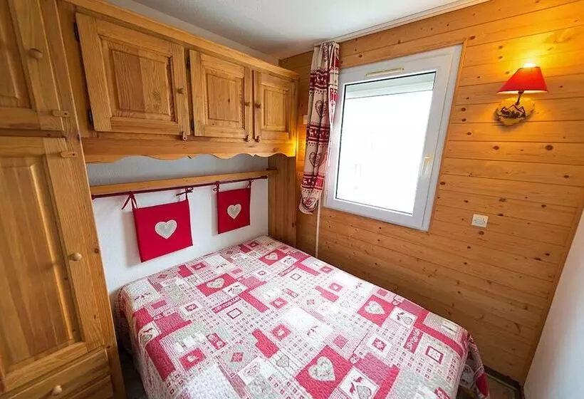 Hotelli Terres De France Résidence Les Silènes