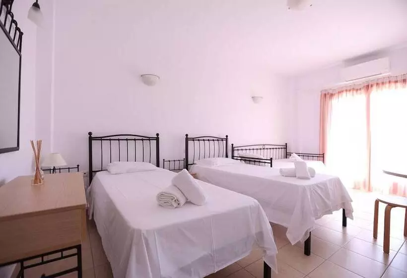 Hotelli Seaside Gialova