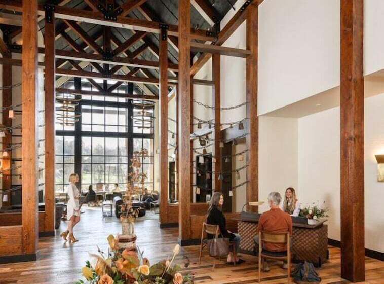 ホテル Southall Farm & Inn