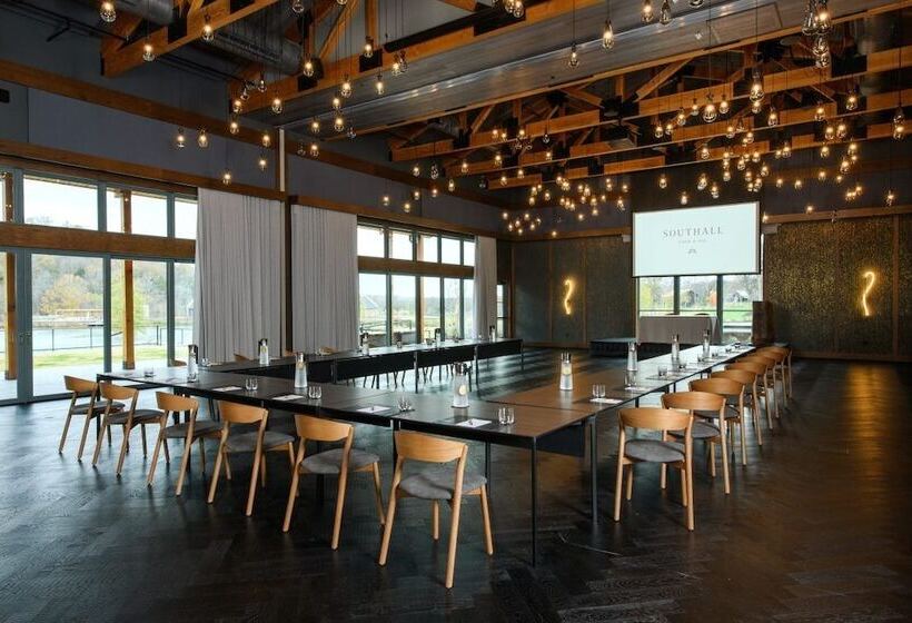 ホテル Southall Farm & Inn