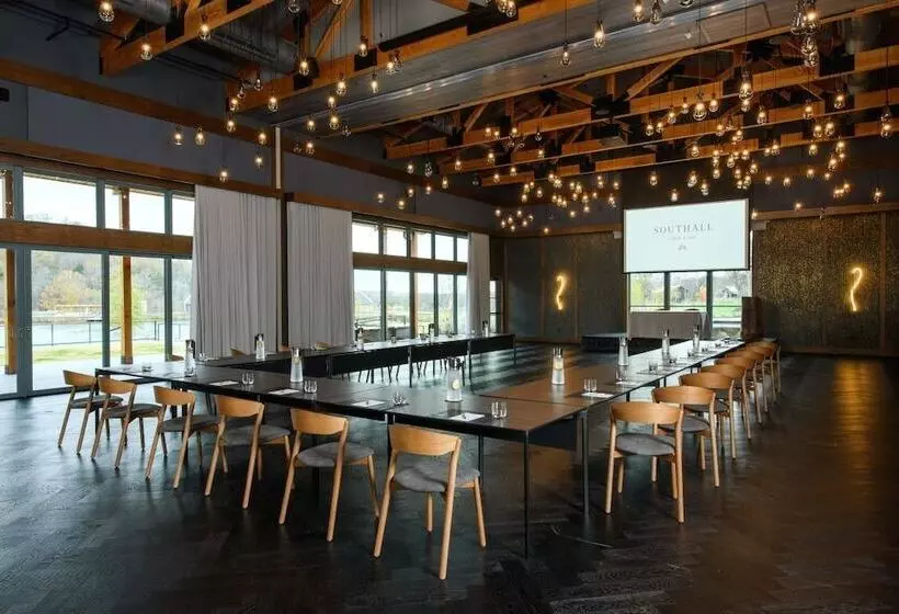 ホテル Southall Farm & Inn