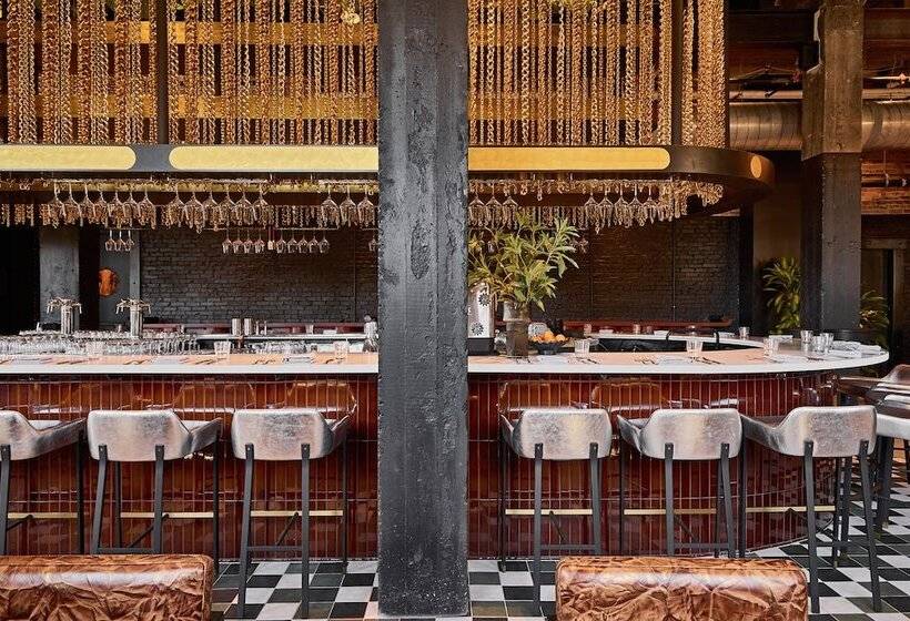 ホテル The Radical