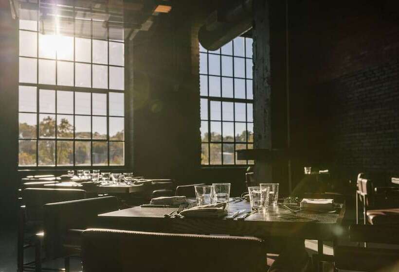 ホテル The Radical