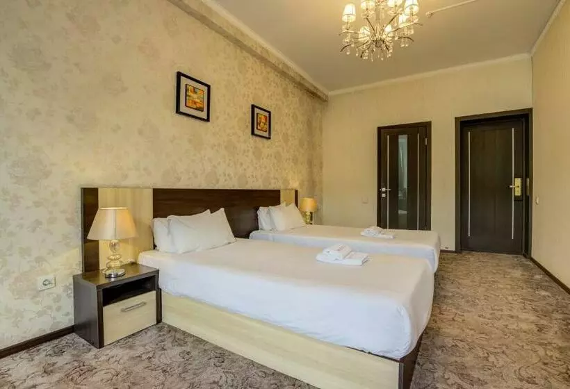 هتل Touristan Bishkek