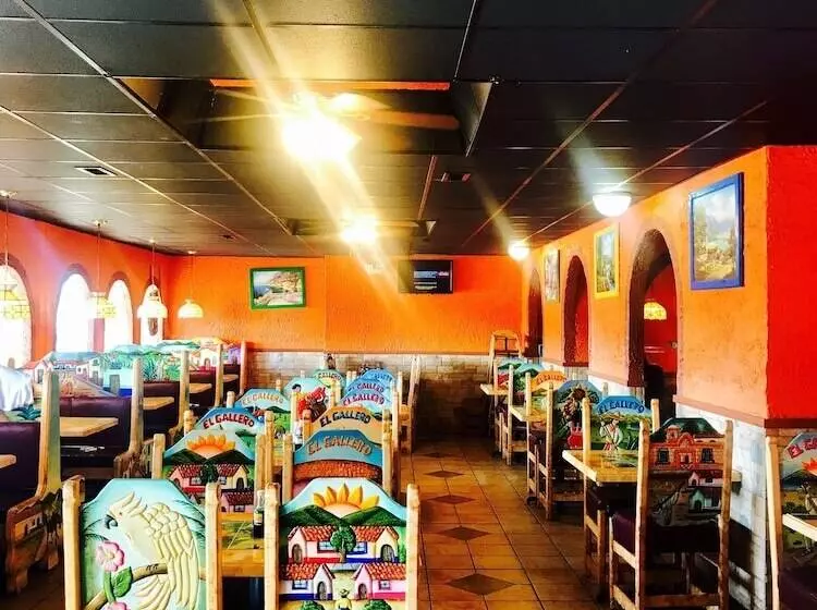 Motelli Milan Inn & Suites