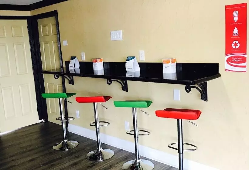 Motelli Milan Inn & Suites