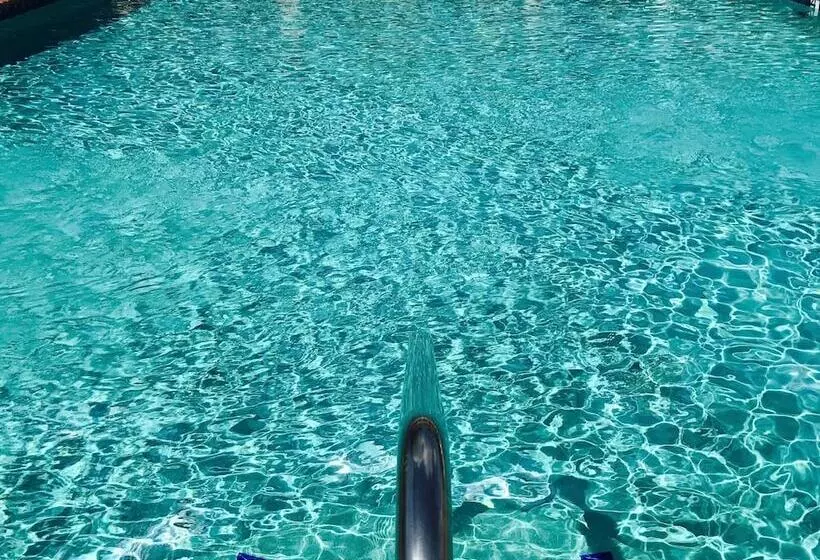 Motelli Milan Inn & Suites