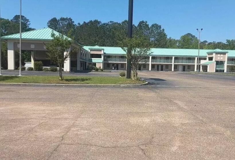 Motelli Traveler Inn And Suites