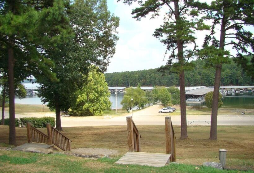 Mountain Harbor Queen Guest Room On Lake Ouachita