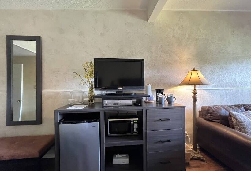 Mountain Harbor Queen Guest Room On Lake Ouachita