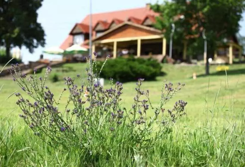 ペンション Okrągłe Resort Ski & Safari