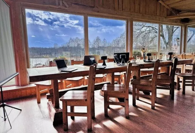 ペンション Okrągłe Resort Ski & Safari