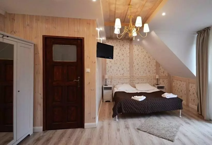 ペンション Okrągłe Resort Ski & Safari